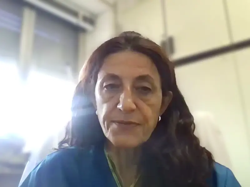 What are the key considerations when determining the number and duration of blinatumomab treatment cycles?